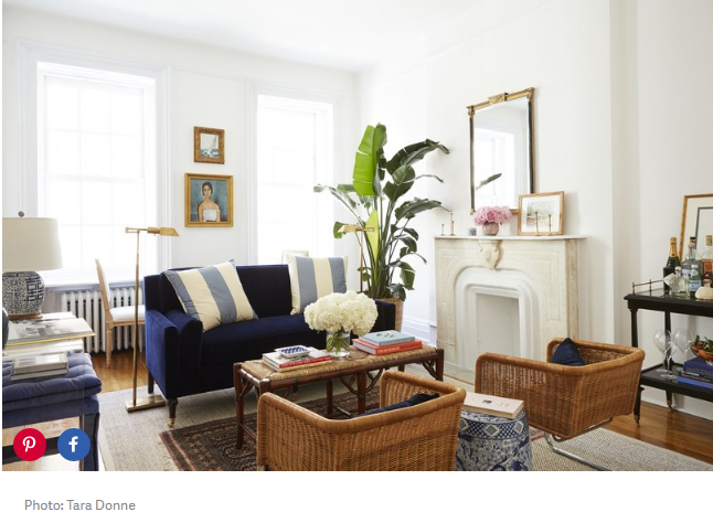 A+Living+Room+Furniture+Layout+That+Maximizes+a+Small+Space